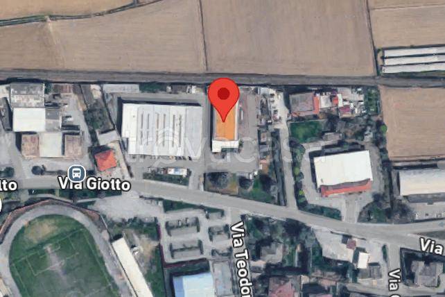 locale commerciale in vendita a Crescentino in zona Mezzi Po