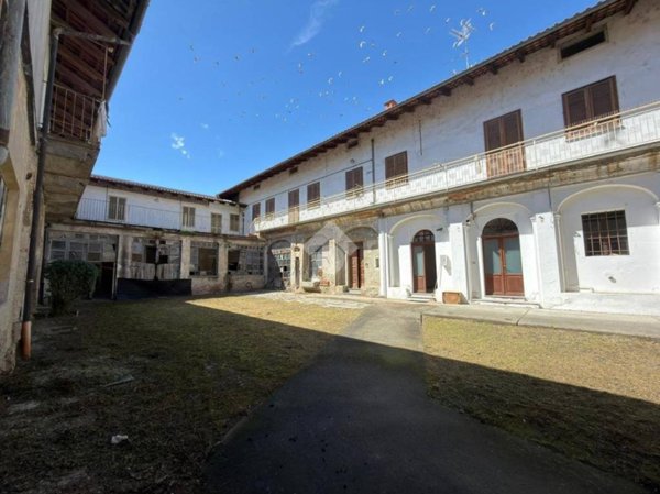 appartamento in vendita a Crescentino in zona Mezzi Po