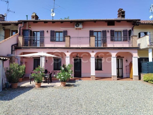 casa indipendente in vendita a Crescentino in zona San Genuario