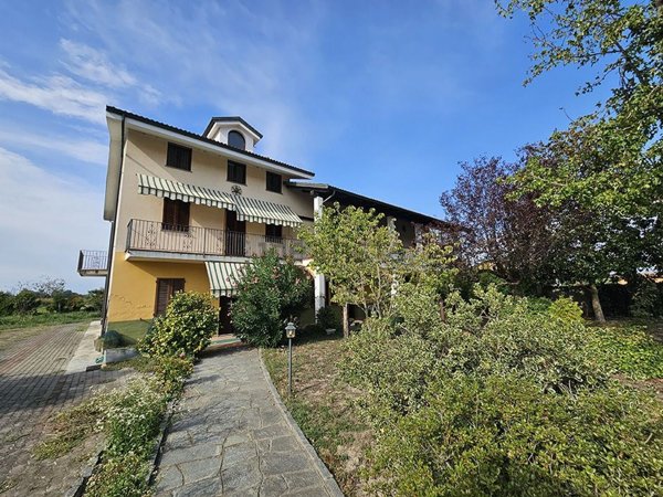 casa indipendente in vendita a Crescentino in zona Galli