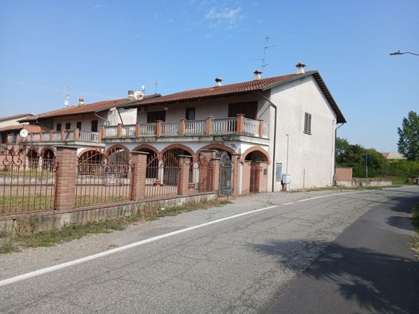 casa indipendente in vendita a Crescentino in zona San Silvestro