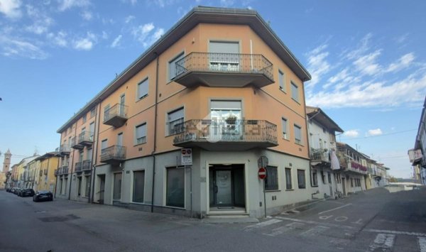 appartamento in vendita a Crescentino in zona Mezzi Po