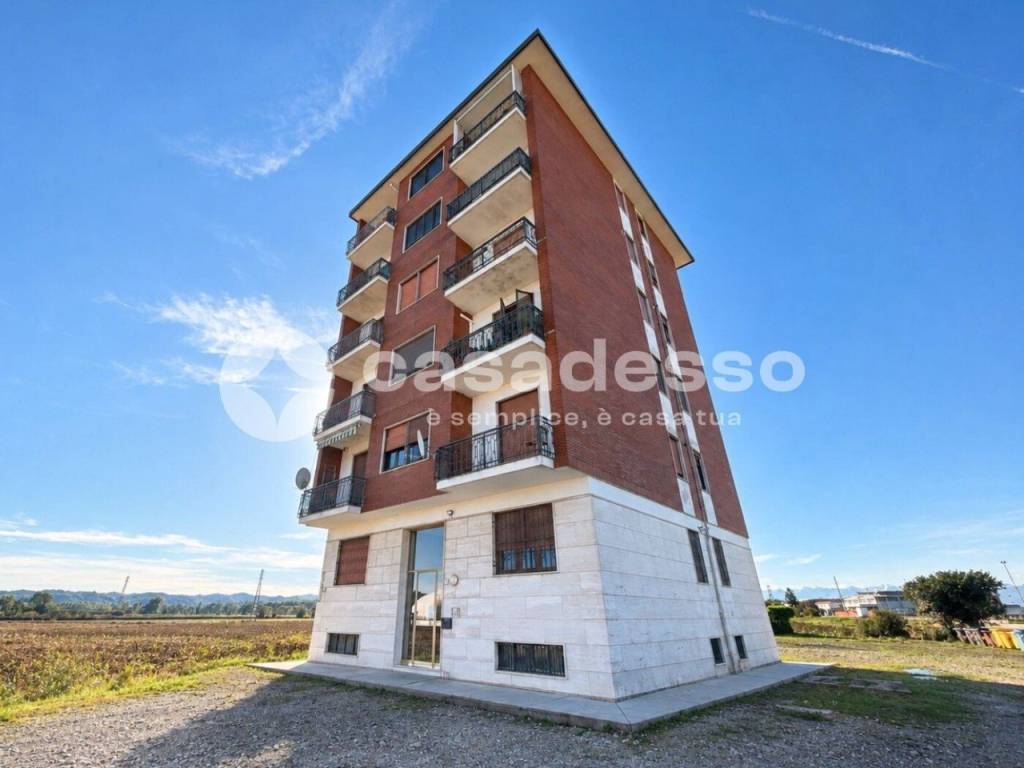 appartamento in vendita a Crescentino in zona Campagna