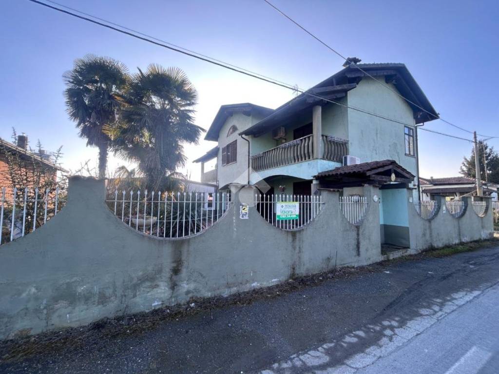 casa indipendente in vendita a Crova