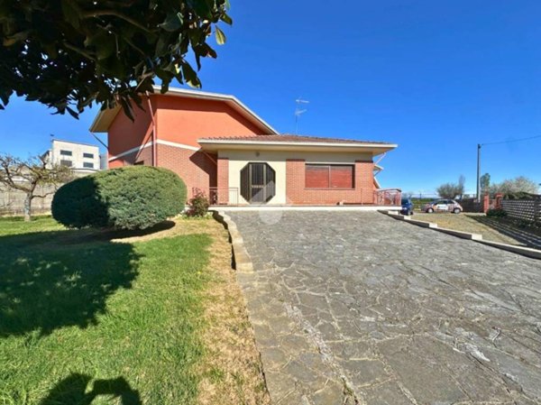 casa indipendente in vendita a Crova