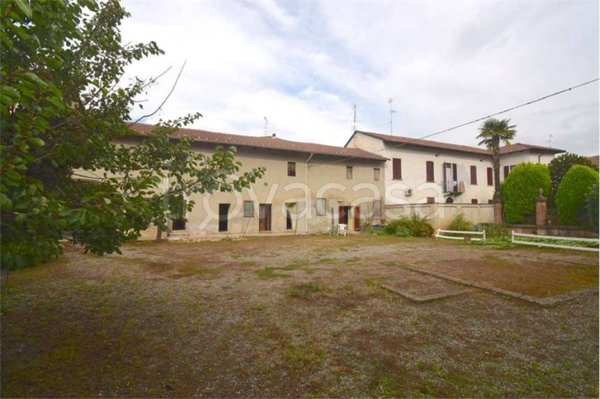 casa indipendente in vendita a Desana