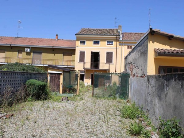casa indipendente in vendita a Desana