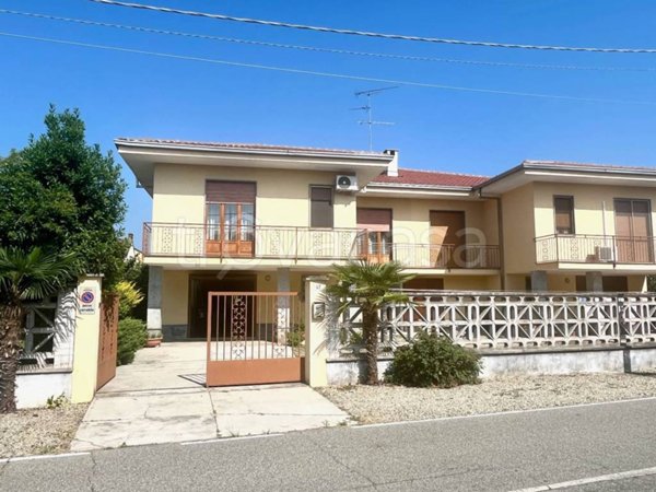 casa indipendente in vendita a Desana