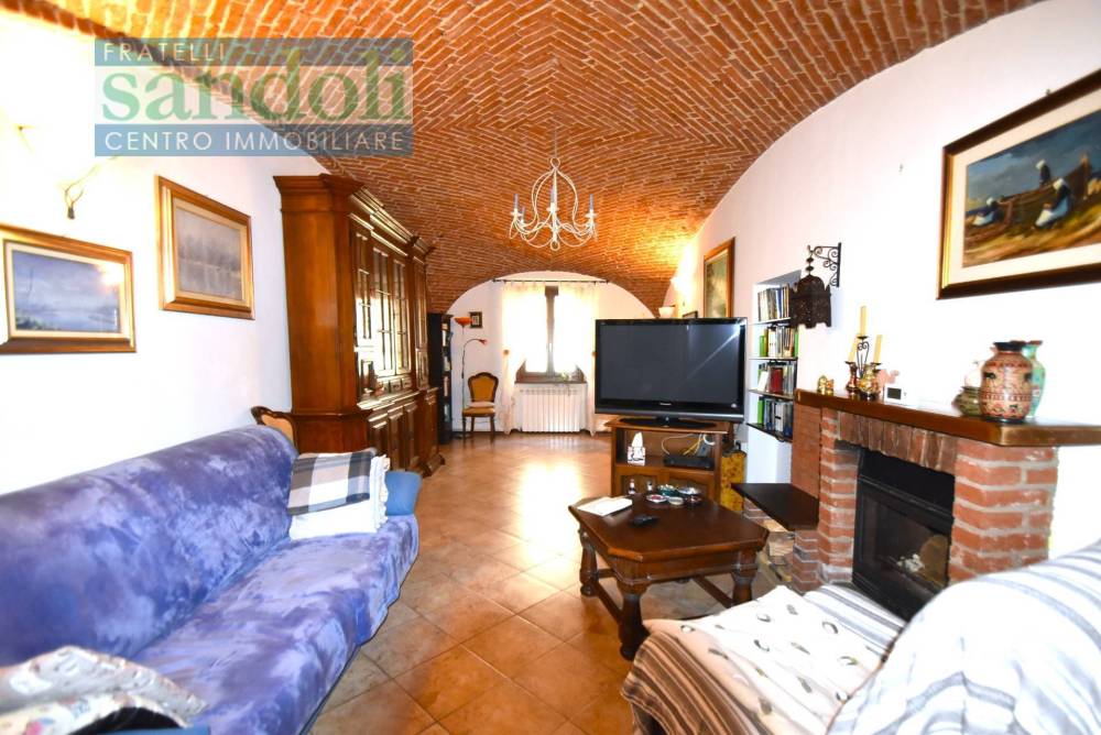 casa indipendente in vendita a Desana