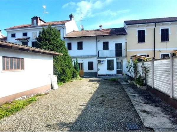 casa indipendente in vendita a Desana