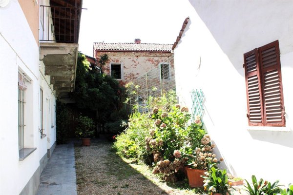 casa indipendente in vendita a Desana