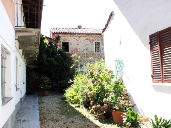 casa indipendente in vendita a Desana