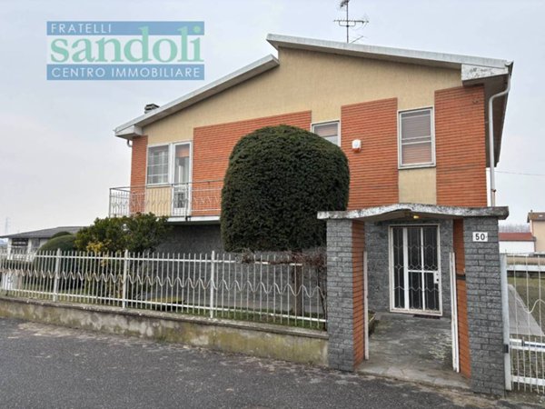 casa indipendente in vendita a Desana