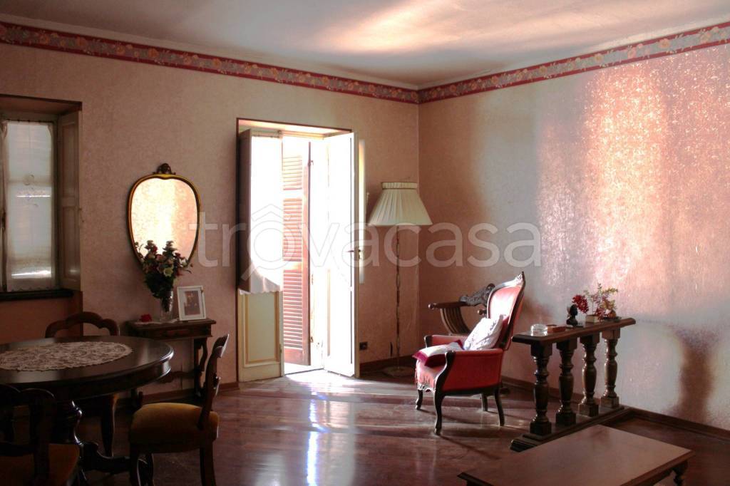 casa indipendente in vendita a Desana