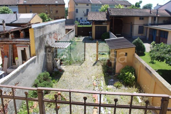 casa indipendente in vendita a Desana