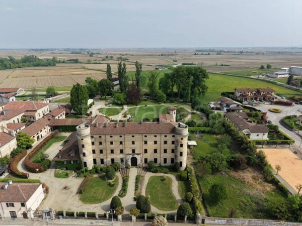villa in vendita a Desana