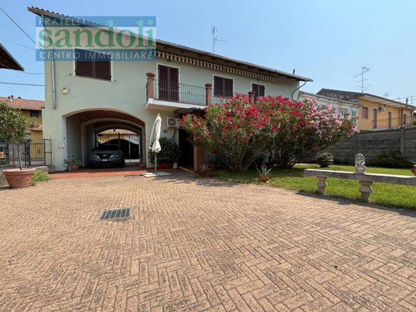 casa indipendente in vendita a Desana