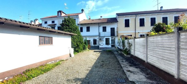 casa indipendente in vendita a Desana