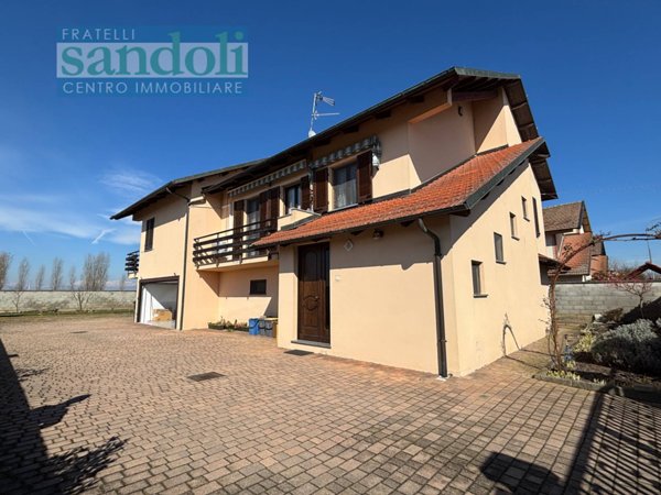 casa indipendente in vendita a Desana