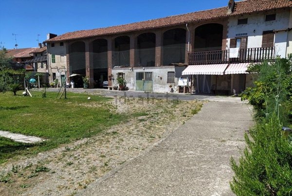 esavano in vendita a Fontanetto Po