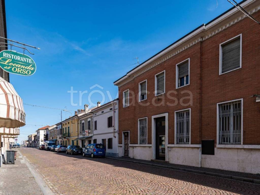 negozio in vendita a Fontanetto Po