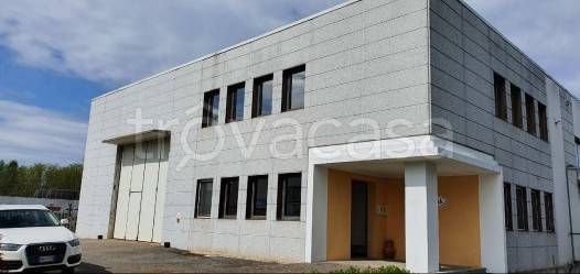 locale commerciale in vendita a Gattinara
