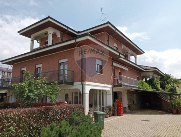 casa indipendente in vendita a Gattinara