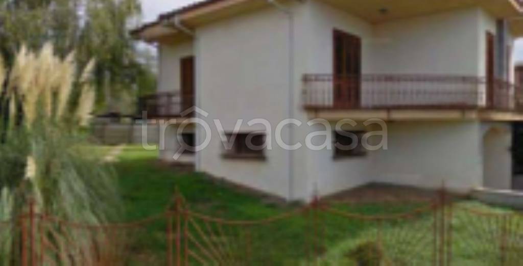 casa indipendente in vendita a Gattinara