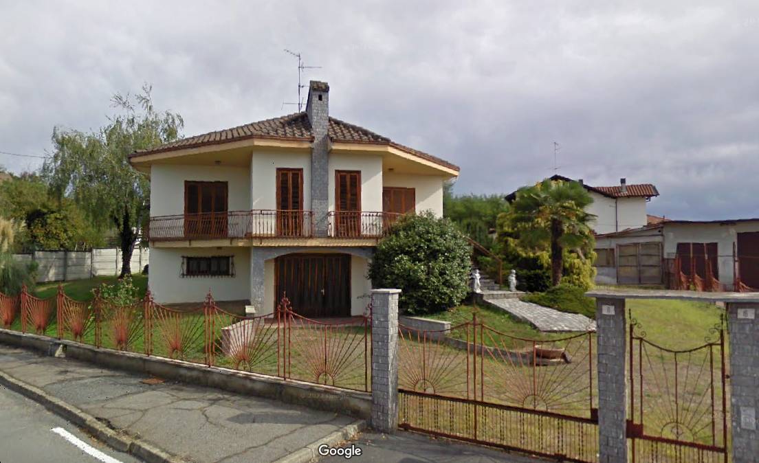 casa indipendente in vendita a Gattinara