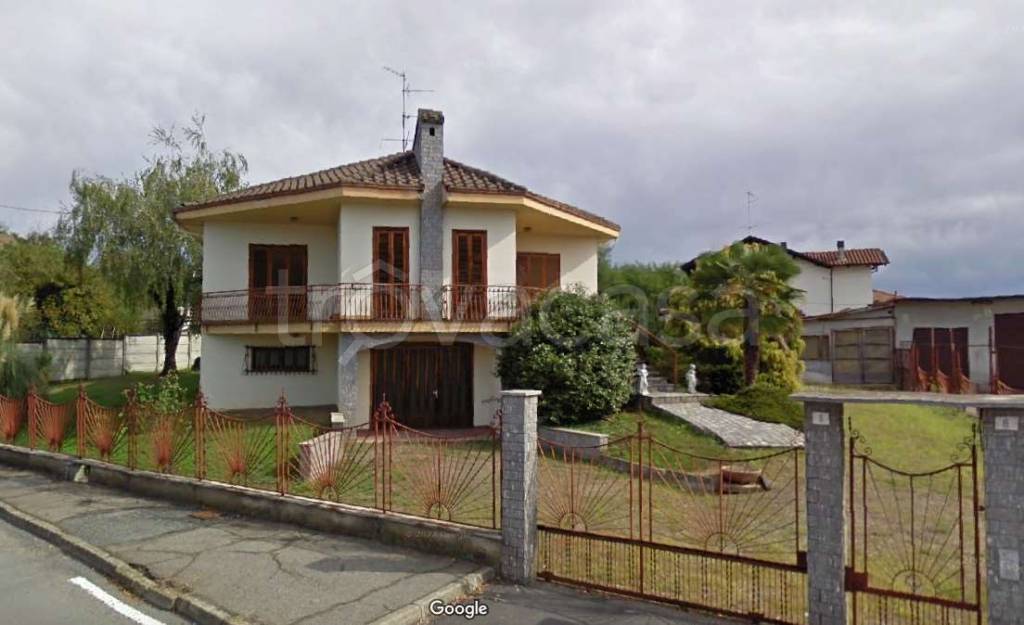 casa indipendente in vendita a Gattinara