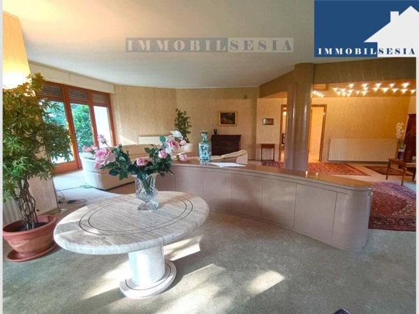 casa indipendente in vendita a Gattinara