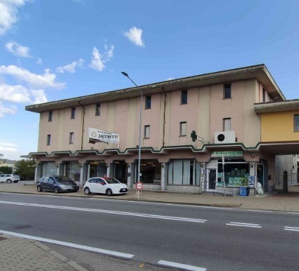 locale commerciale in vendita a Gattinara