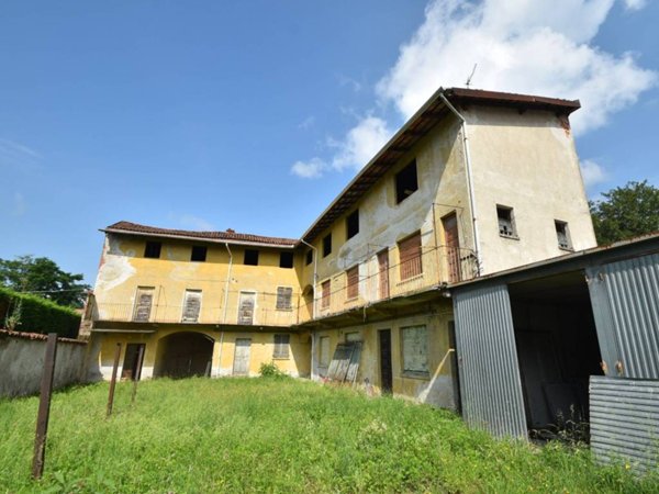 casa indipendente in vendita a Gattinara