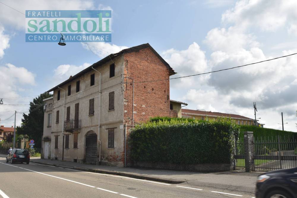 casa indipendente in vendita a Gattinara