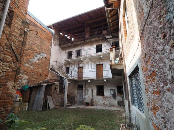 casa semindipendente in vendita a Gattinara