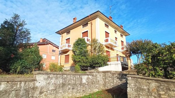 casa indipendente in vendita a Gattinara