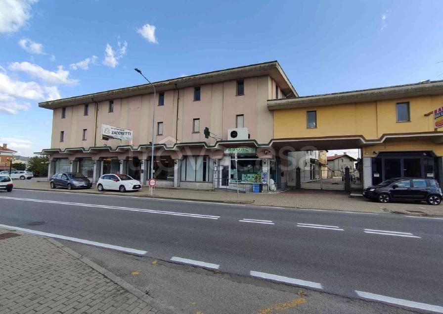 locale commerciale in vendita a Gattinara