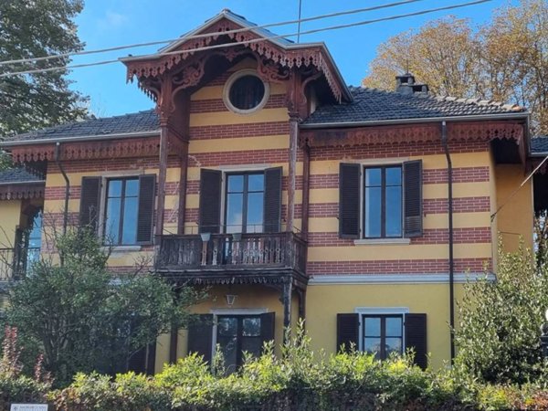 casa indipendente in vendita a Gattinara