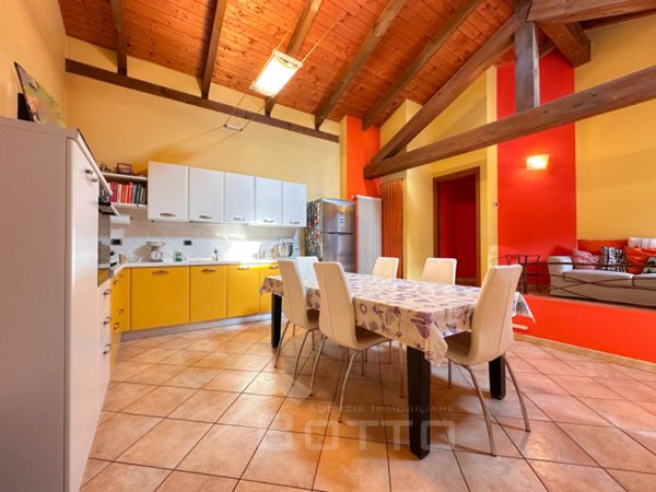 casa semindipendente in vendita a Gattinara