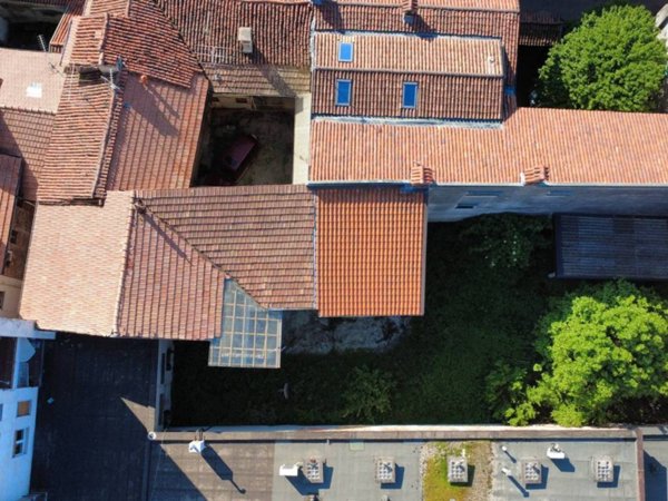 casa indipendente in vendita a Gattinara