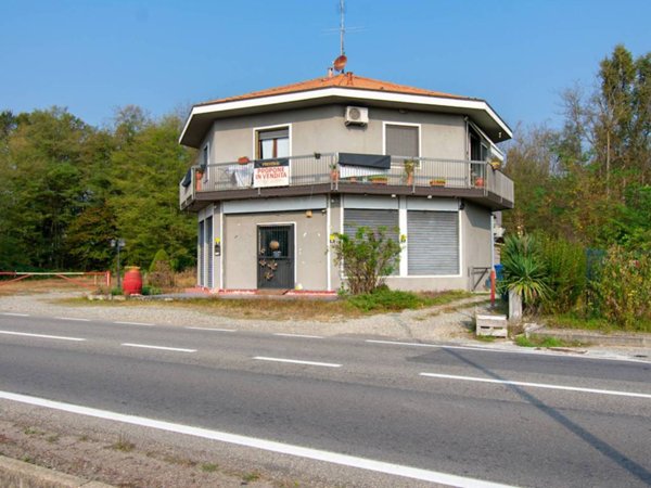 casa indipendente in vendita a Gattinara