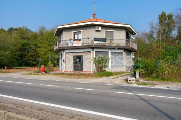 casa indipendente in vendita a Gattinara