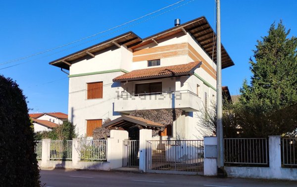 casa indipendente in vendita a Gattinara