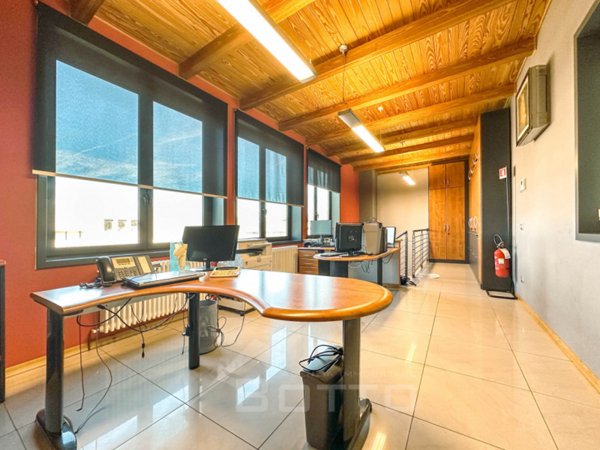 locale di sgombero in vendita a Gattinara