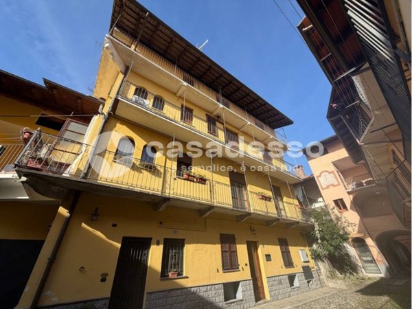 casa indipendente in vendita a Gattinara