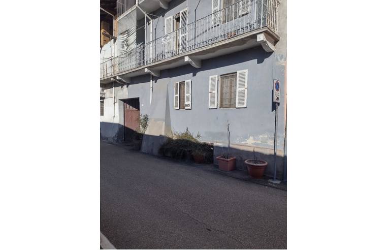 casa indipendente in vendita a Gattinara