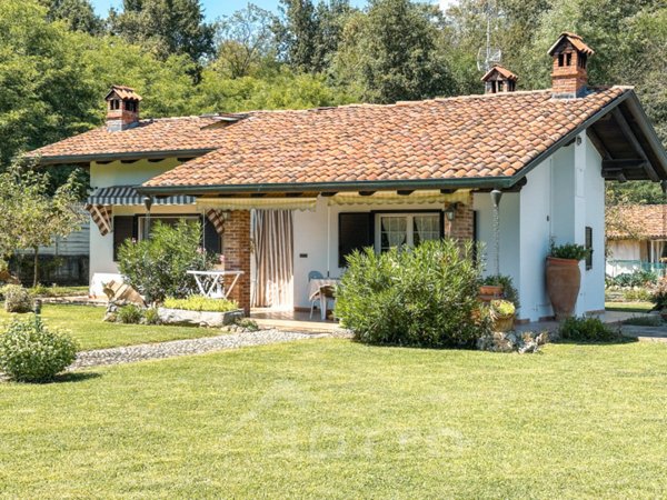 casa indipendente in vendita a Gattinara