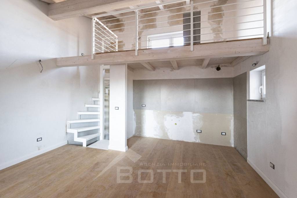 appartamento in vendita a Gattinara