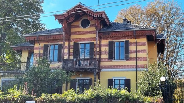 casa indipendente in vendita a Gattinara