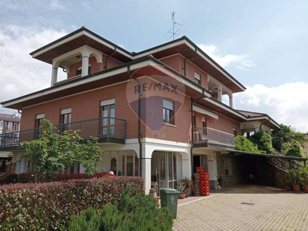 casa indipendente in vendita a Gattinara